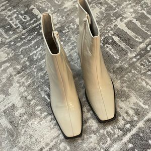 Vagabound Hedda Boots in Cream- size 39 (8.5 womens US)